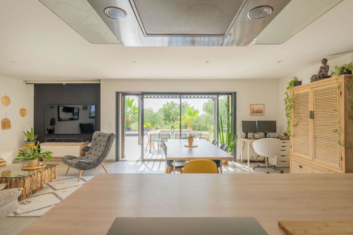 Image No.7-4 Bed Property for sale