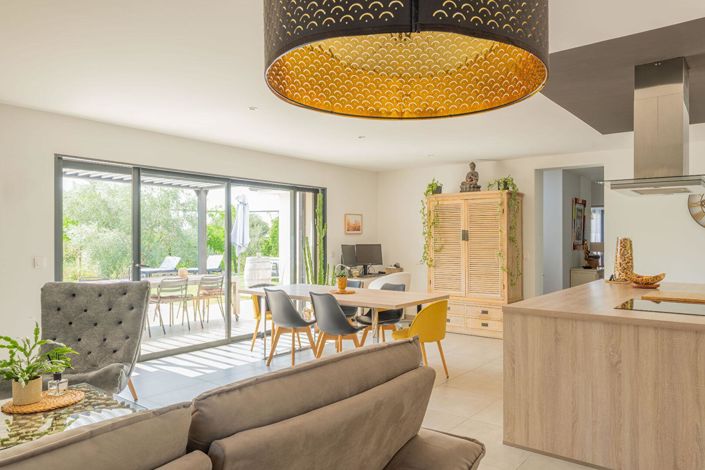 Image No.8-4 Bed Property for sale