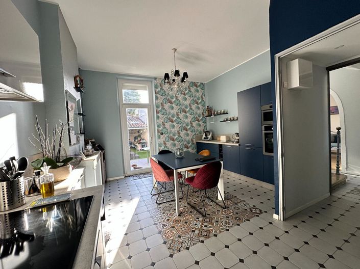 Image No.2-4 Bed House for sale