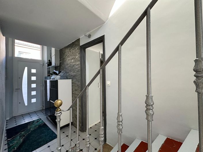 Image No.5-4 Bed House for sale