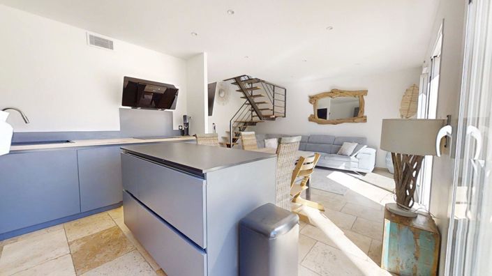 Image No.6-4 Bed House for sale