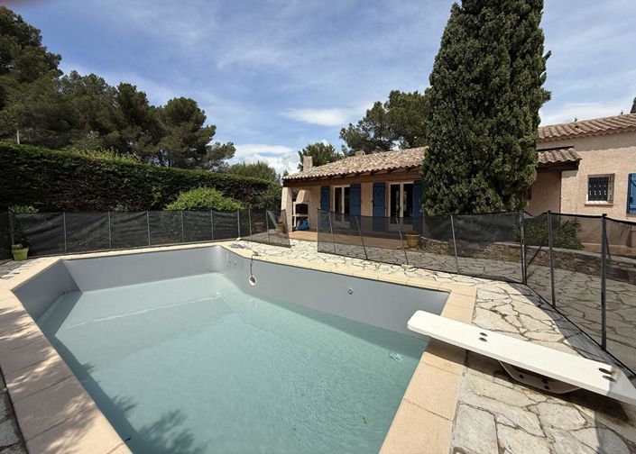 Image No.2-4 Bed House for sale