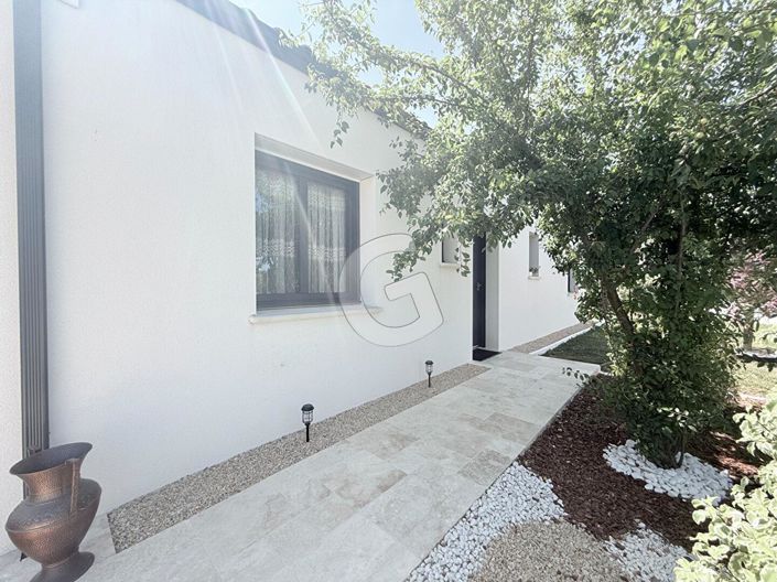 Image No.2-3 Bed House for sale