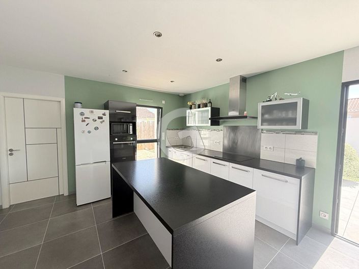 Image No.3-3 Bed House for sale