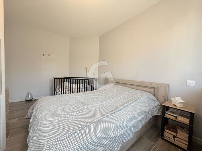 Image No.8-3 Bed House for sale