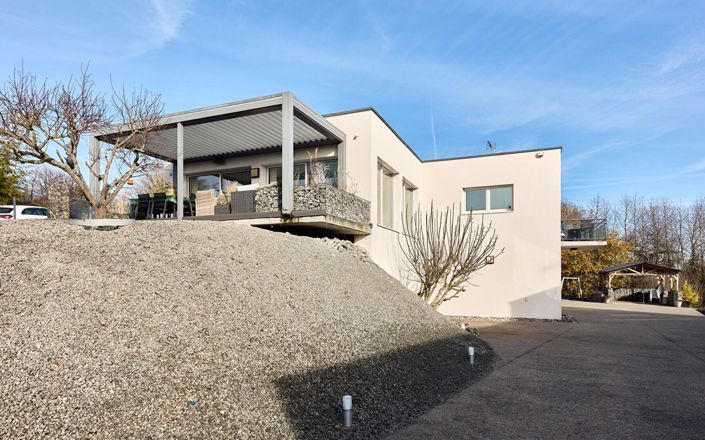 Image No.12-4 Bed House for sale