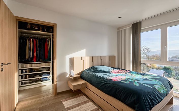 Image No.18-4 Bed House for sale