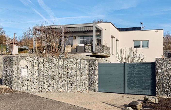 Image No.2-4 Bed House for sale