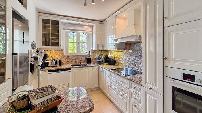 Image No.12-4 Bed House for sale