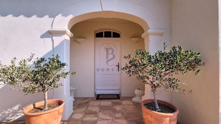 Image No.8-4 Bed House for sale