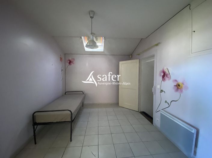 Image No.8-6 Bed House for sale