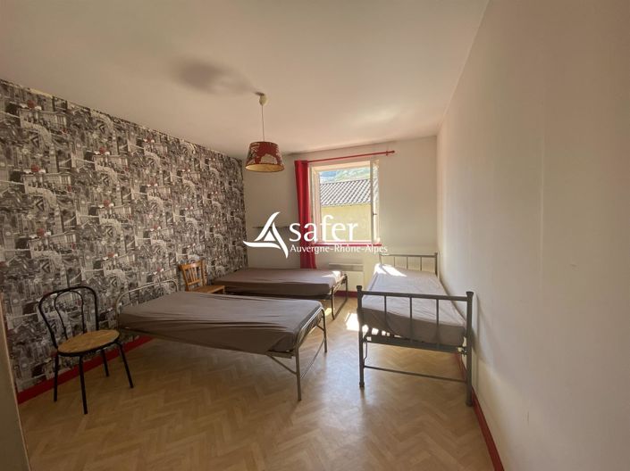 Image No.9-6 Bed House for sale