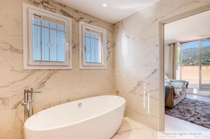 Image No.15-4 Bed House for sale