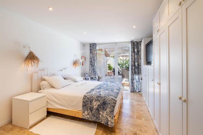 Image No.12-5 Bed House for sale