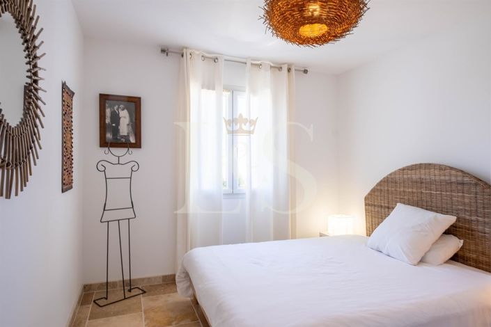 Image No.15-5 Bed House for sale