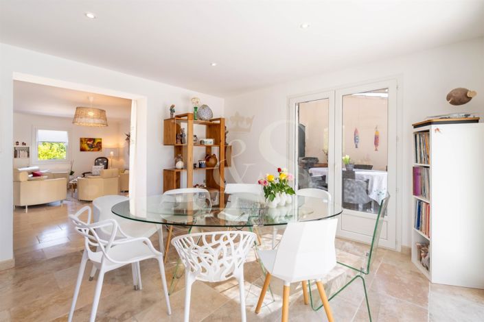 Image No.7-5 Bed House for sale