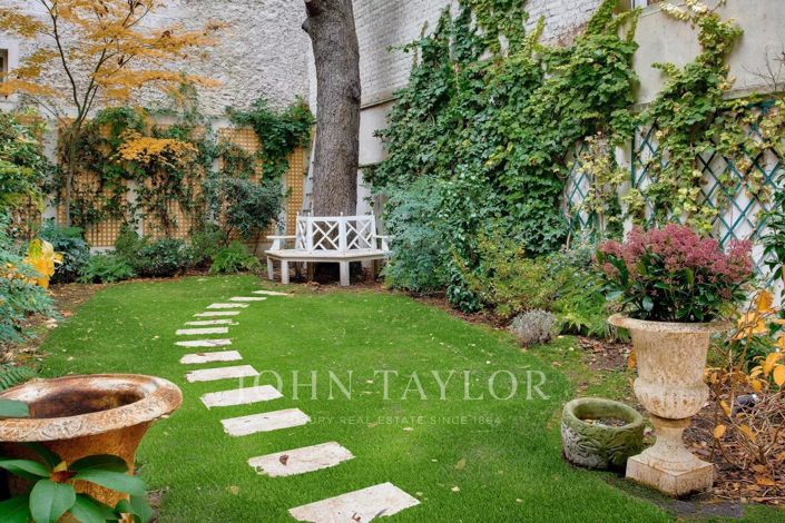 Image No.2-6 Bed House for sale