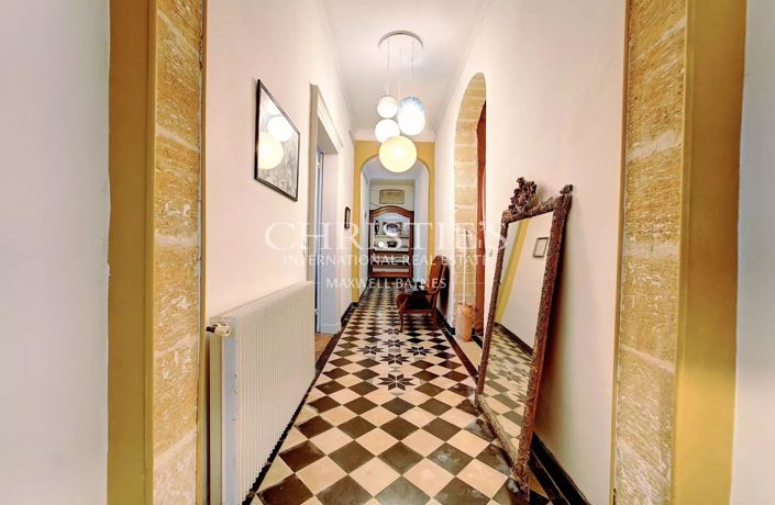 Image No.6-7 Bed House for sale