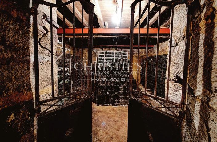 Image No.8-7 Bed House for sale