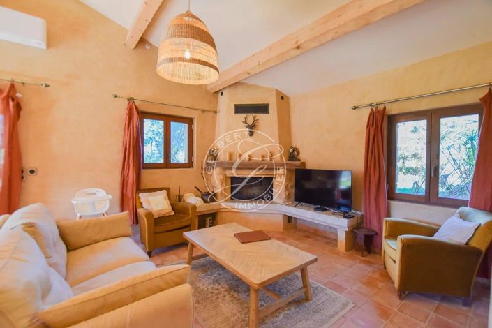 Image No.10-3 Bed House for sale