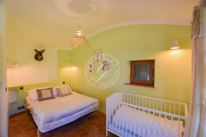 Image No.18-3 Bed House for sale