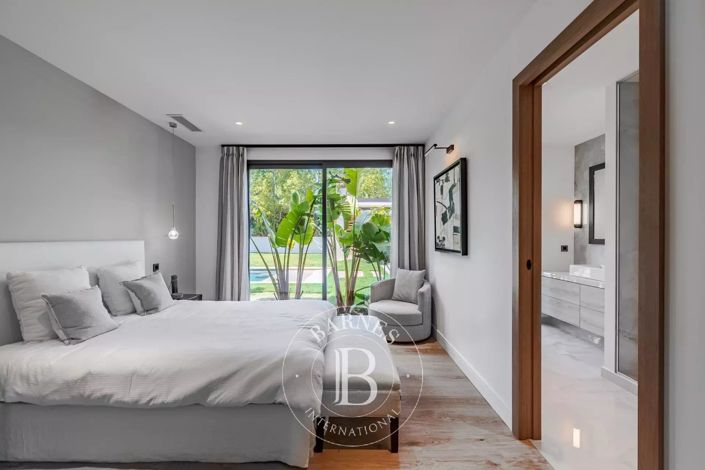 Image No.13-5 Bed House for sale