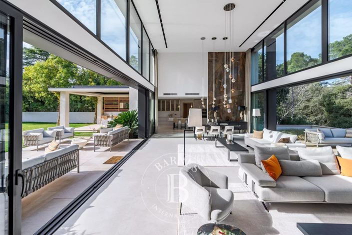 Image No.5-5 Bed House for sale