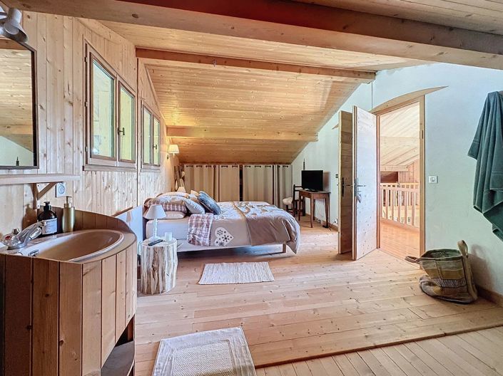 Image No.13-6 Bed House for sale