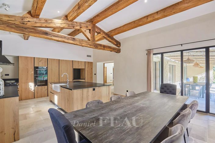 Image No.11-6 Bed House for sale