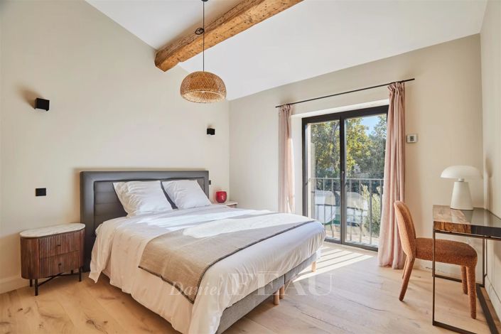 Image No.13-6 Bed House for sale