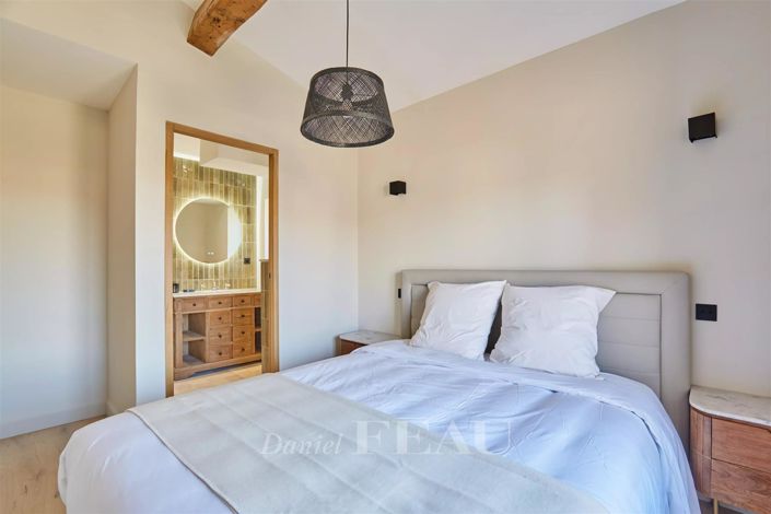 Image No.14-6 Bed House for sale