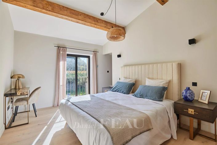 Image No.16-6 Bed House for sale