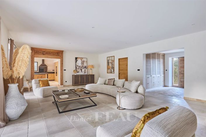 Image No.5-6 Bed House for sale