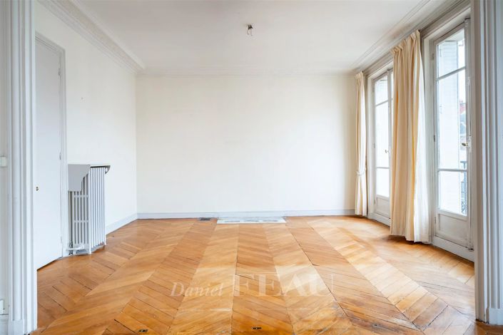 Image No.10-3 Bed Apartment for sale