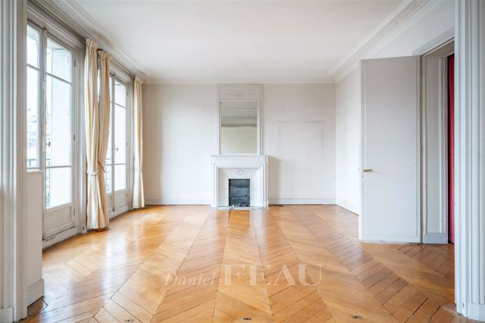 Image No.11-3 Bed Apartment for sale