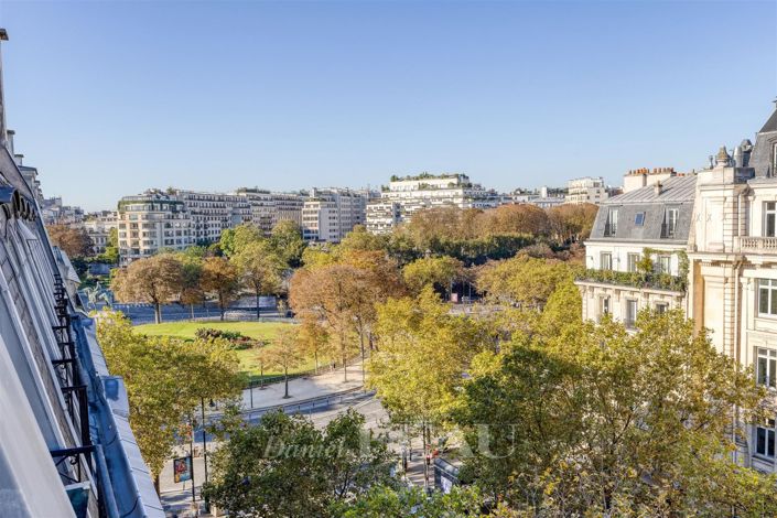 Image No.10-5 Bed Apartment for sale