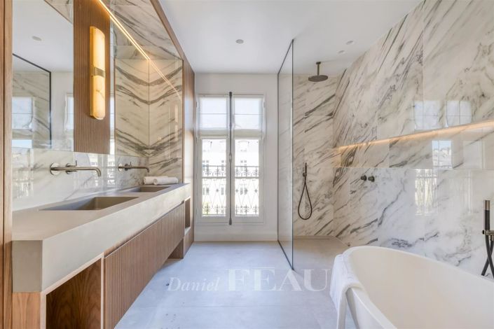 Image No.17-5 Bed Apartment for sale