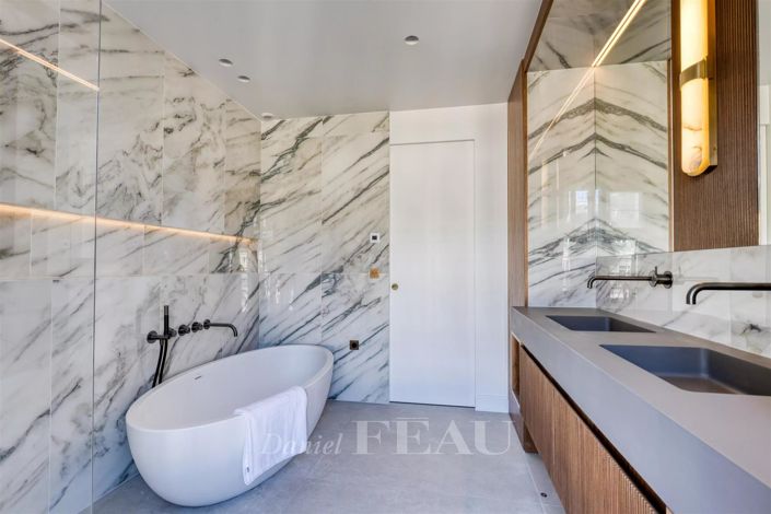 Image No.18-5 Bed Apartment for sale