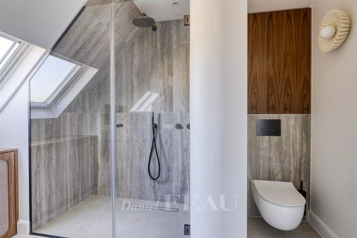 Image No.24-5 Bed Apartment for sale