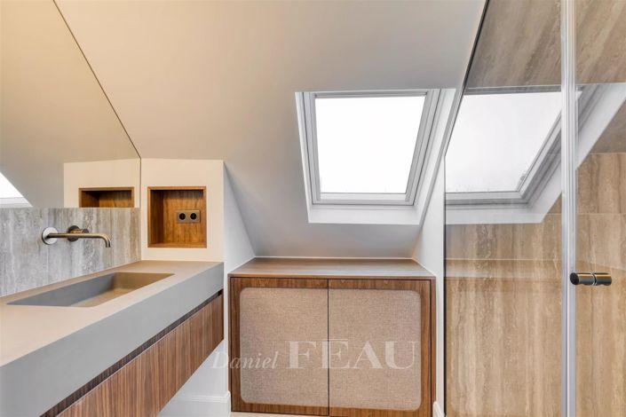 Image No.25-5 Bed Apartment for sale