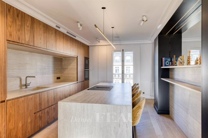 Image No.9-5 Bed Apartment for sale