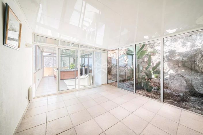 Image No.16-5 Bed House for sale