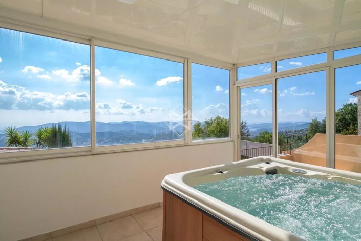 Image No.17-5 Bed House for sale