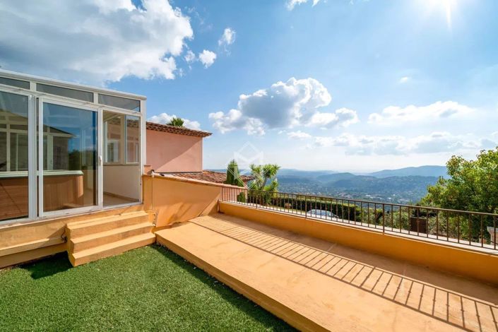 Image No.18-5 Bed House for sale