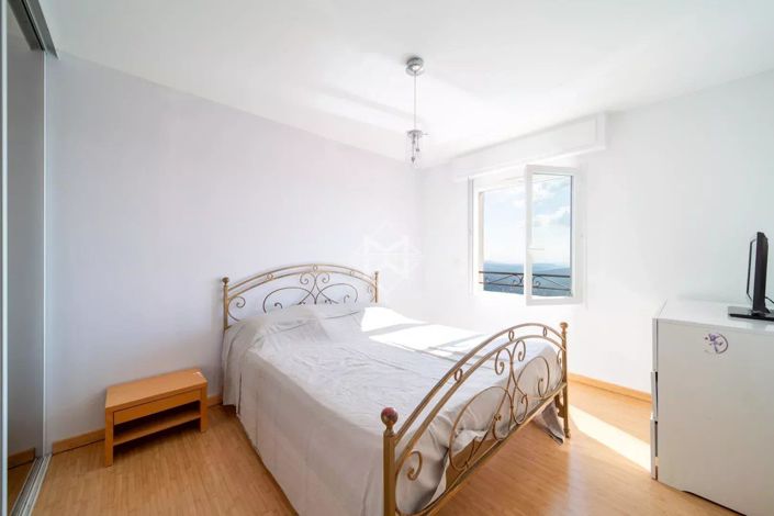 Image No.20-5 Bed House for sale