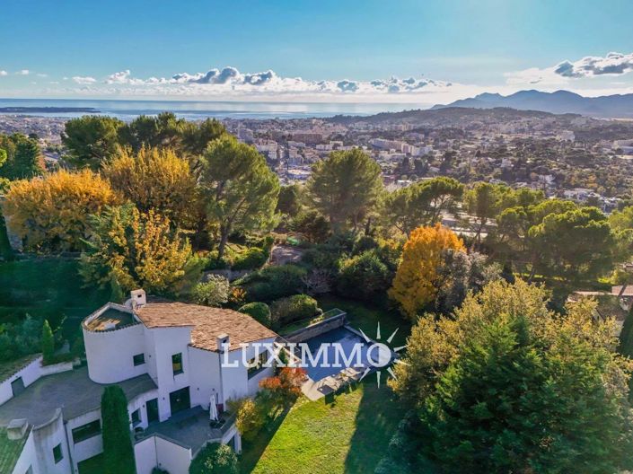 Image No.18-6 Bed House for sale