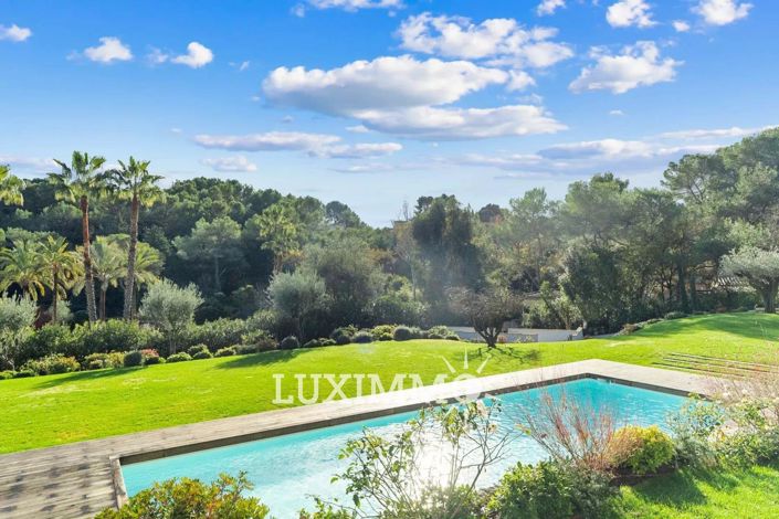 Image No.2-5 Bed House for sale