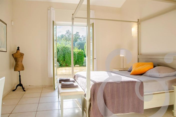 Image No.12-5 Bed House for sale