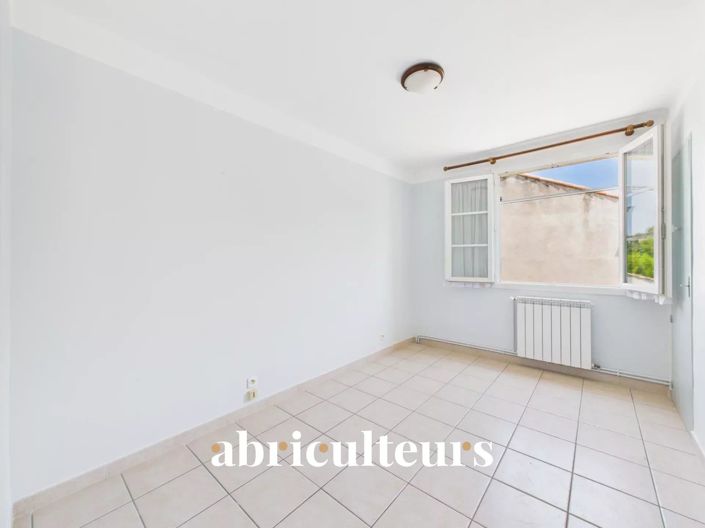 Image No.15-2 Bed House for sale