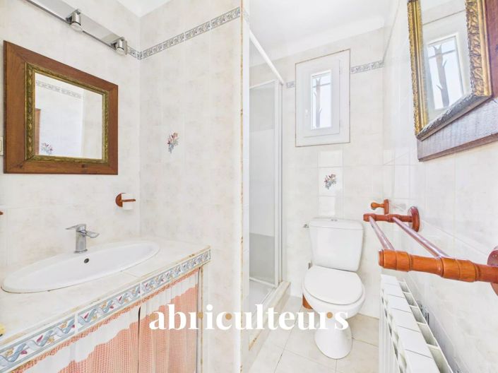 Image No.17-2 Bed House for sale